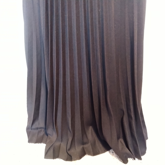 *SOLD* Vicki Wayne's skirt - Picture 6 of 7